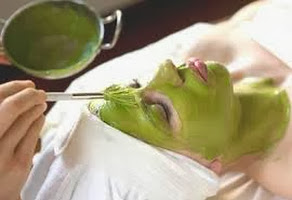 Trị mụn bọc hiệu quả bằng cách thư giãn với mặt nạ bơ