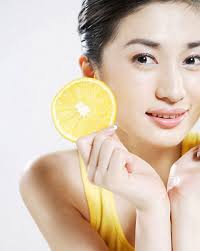 Làm trắng da tại nhà bằng chanh