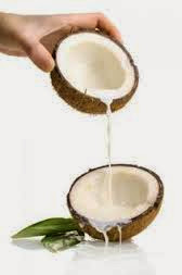 Trị mụn, làm trắng da với nước dừa