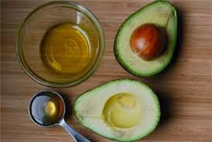 Trị mụn bọc hiệu quả với hỗn hợp bơ và mật ong