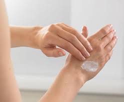 Bí quyết dưỡng da tay mềm mịn, trắng xinh bi quyet duong da, duong da tay